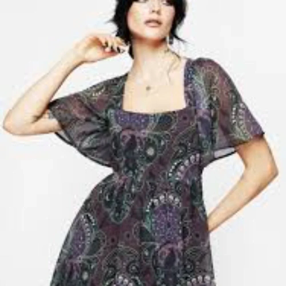 Clarette Chiffon Angel Sleeve Tiered Gown size 8US - Picture 5 of 8